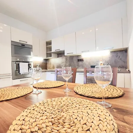 Mills - Free Parking - Balcony With View - Close To Nivy Mall Bratislava