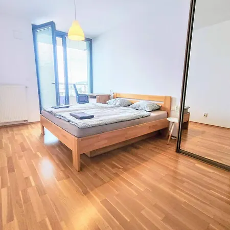 Mills - Free Parking - Balcony With View - Close To Nivy Mall *