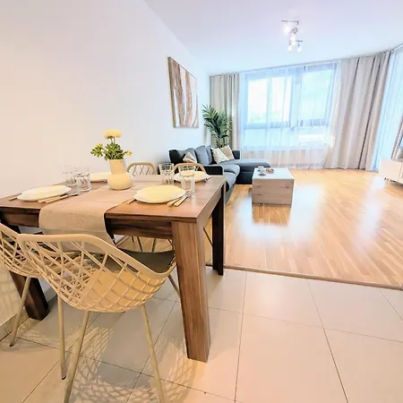 Mills - Free Parking - Balcony With View - Close To Nivy Mall *