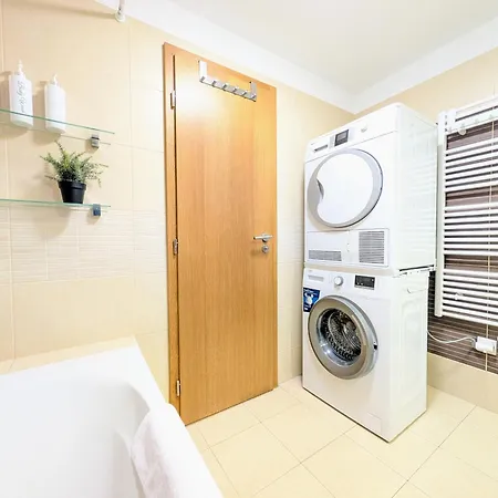 Апартаменты Mills - Free Parking - Balcony With View - Close To Nivy Mall