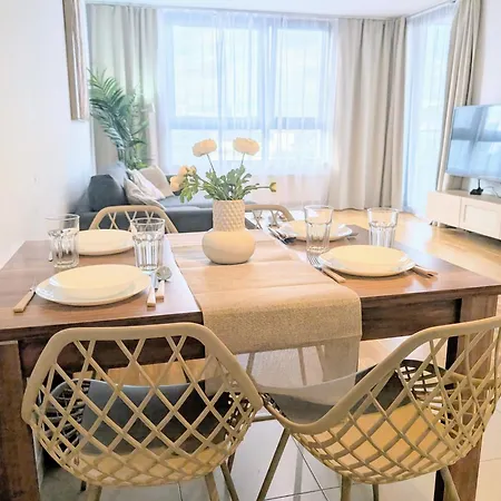 Mills - Free Parking - Balcony With View - Close To Nivy Mall Διαμέρισμα *