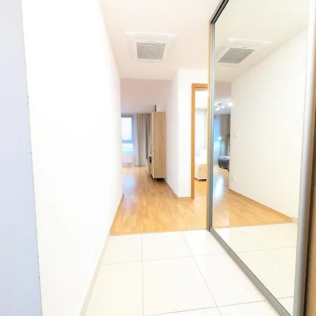 Apartamento Mills - Free Parking - Balcony With View - Close To Nivy Mall