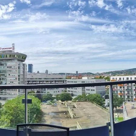 Mills - Free Parking - Balcony With View - Close To Nivy Mall Apartment Pressburg
