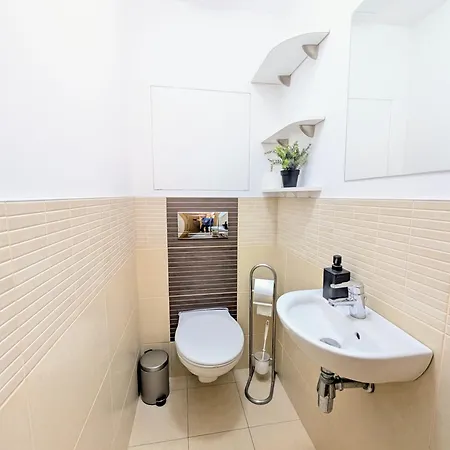 Mills - Free Parking - Balcony With View - Close To Nivy Mall Apartmán
