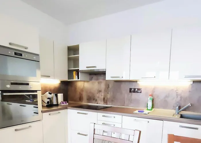 Apartmán Mills - Free Parking - Balcony With View - Close To Nivy Mall