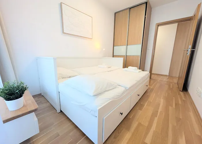 Apartmán Mills - Free Parking - Balcony With View - Close To Nivy Mall